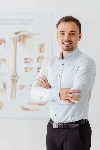 mgr Dominik Konieczny, Fizjoterapeuta